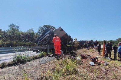 Acidente ocorreu no Km 304 da MG-050, no munic&iacute;pio de Capit&oacute;lio, no Sul de Minas -  (crédito: CBMMG/Divulga&ccedil;&atilde;o)