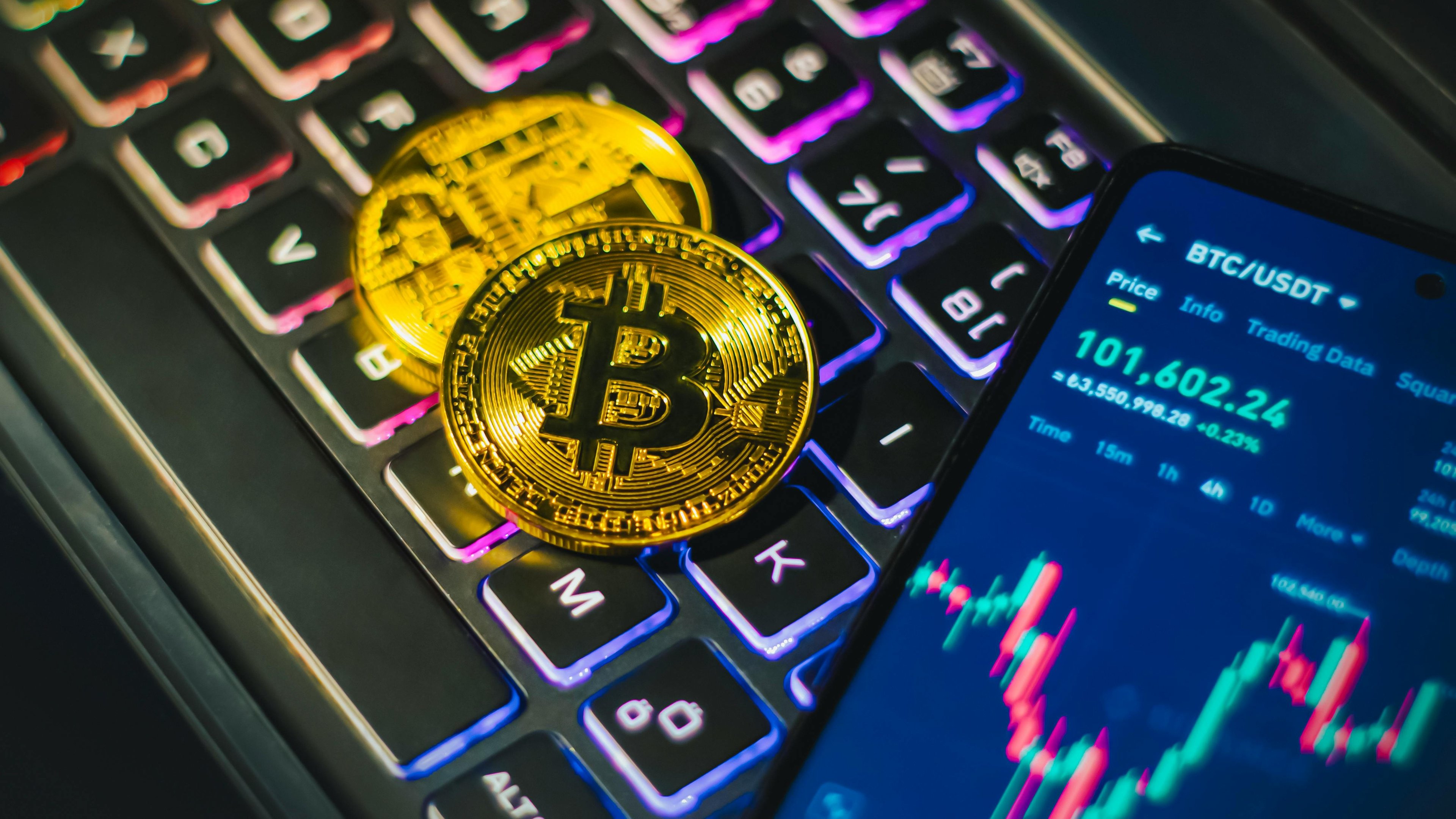 Criptomoedas como Bitcoin ganham espa&ccedil;o em diversas &aacute;reas do consumo, indo al&eacute;m do investimento. -  (crédito: Pexels/ Tugay Kocat&uuml;rk)