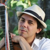 Violeiro Gustavo Guimarães lança álbum sobre o amor no plural - Micheline Rocha/Divulga&ccedil;&atilde;o