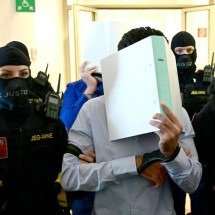 Jovem se declara culpado na Áustria de planejar atentado contra show de Taylor Swift - ROLAND SCHLAGER / APA / AFP