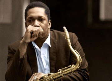 

John Coltrane (1926-1967), que inovou o jazz com seus improvisos e estabeleceu novo patamar para o saxofone, influencia músicos do século 21 -  (crédito: Reprodução)
