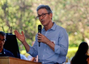 Romeu Zema (Novo) viu a aprovação do seu governo declinar nos últimos meses -  (crédito: Dirceu Aurélio/Imprensa MG – 2/3/26)