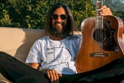 Armandinho, um dos maiores nomes do reggae nacional, chega a Belo Horizonte com sua turn&ecirc; para apresentar o novo trabalho &ldquo;Se o Tempo Passa&rdquo;. -  (crédito: Divulga&ccedil;&atilde;o)