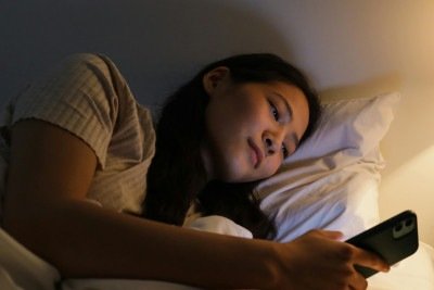 O uso noturno de celulares pode afetar o sono e a sa&uacute;de ocular -  (crédito: Pexels)