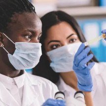 Biossimilares: tecnologia democratiza o acesso ao câncer - DINO