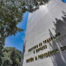 Mudanças trabalhistas elevam desafios para empresas - DINO