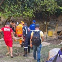 Tragédia em excursão: aluno morre em cachoeira de MG e escola para - Corpo de Bombeiros