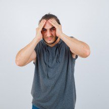 Cefaleia em salvas: condição atinge mais de 300 mil brasileiros - 8photo/FreePik