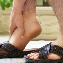 O corpo contra a gravidade: entendendo o inchaço nas pernas em dias quentes - Portal Giro 10