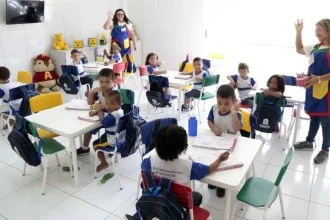 Uma em cada 10 crianças de 4 e 5 anos não vai à creche em 875 cidades