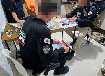 Ação do Ministério Público apura atuação de funcionários de bancos que teriam contratado serviços sem autorização e desviado benefícios -  (crédito: Reprodução/MPMG)