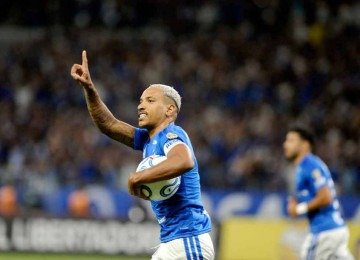 Meia-atacante Matheus Pereira tem sido o 'dono da bola' da Raposa nesta temporada -  (crédito: Alexandre Guzanshe/EM/D.A. Press)
