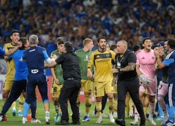 Jogadores de Cruzeiro e Boca Juniors trocaram empurrões após o jogo no Mineirão, pela Libertadores -  (crédito: Alexandre Guzanshe/EM/D.A.Press)