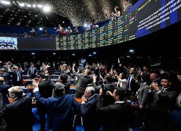 Reação do plenário do Senado no momento da rejeição do nome de Jorge Messias para o STF -  (crédito: Carlos Moura/Agência Senado)