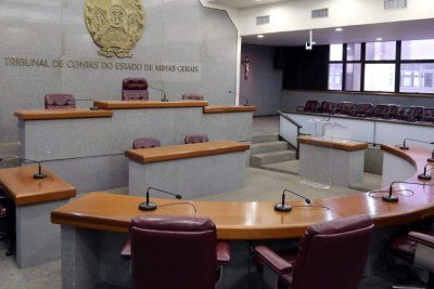 Plenário do Tribunal de Contas de Minas Gerais, em Belo Horizonte, que determinou o envio de documentos sobre investigação envolvendo o ex-secretário Rossieli Soares -  (crédito: TCE-MG/Divulgação)
