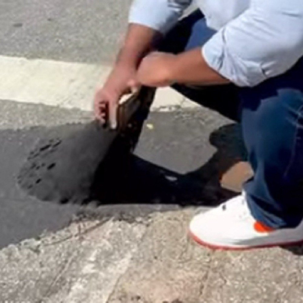 "Asfalto ou chiclete?": remendo em avenida movimentada de BH causa polêmica