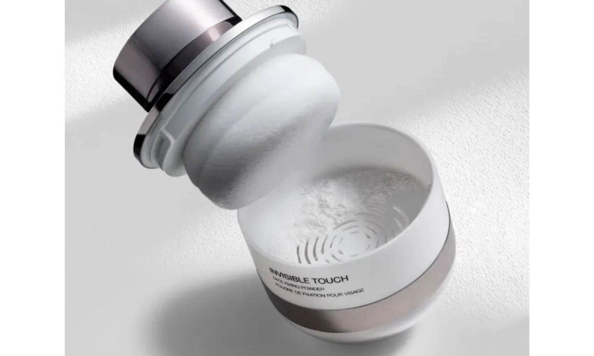 Invisible Touch Face Fixing Powder, da Kiko Milano 