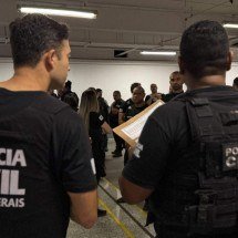 Operação da PCMG prende um suspeito e cumpre 16 mandados de busca em BH - PCMG