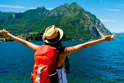 Aproveite a liberdade da sua primeira viagem internacional com um roteiro bem planejado para explorar novos destinos e paisagens. -  (crédito: MStudioImages de Getty Images Signature)