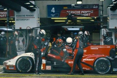 Porsche número 4 do brasileiro Felipe Nasr nas 24 Horas de Le Mans, em cena do filme '2DIE4' -  (crédito:  Divulgação)