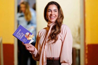 Jacqueline Pereira discute a exaustão emocional e o distanciamento da própria essência  -  (crédito: EMC Audiovisual/Divulgação)