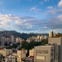 Tempo em BH e MG: amanhecer gelado e chuvas marcam o 1º de maio - Reprodu&ccedil;&atilde;o/Clima ao Vivo