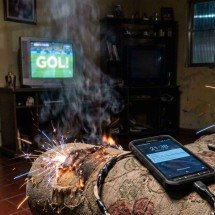 MG: celular carregando pode ter iniciado incêndio em casa - IA Google