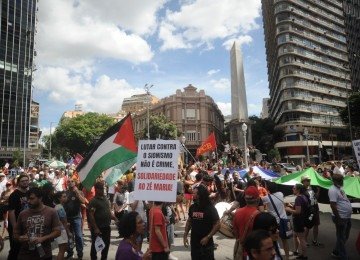 Manifestação do Dia do Trabalhador realizada nesta sexta-feira (1/5), na Praça Raul Soares, em Belo Horizonte -  (crédito: Alexandre Guzanshe/EM/D.A Press)