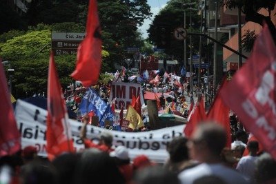 Manifesta&ccedil;&atilde;o do Dia do Trabalhador realizada nesta sexta-feira (1&ordm;/5), na&nbsp;Pra&ccedil;a Raul Soares, em Belo Horizonte -  (crédito: Alexandre Guzanshe/EM/D.A Press)