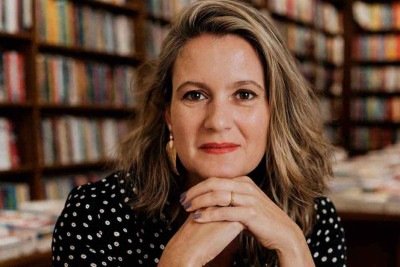 Luciana de Gnone lan&ccedil;a 'Voz de pris&atilde;o', que ser&aacute; adaptado para o cinema. Para ela, a pouca visibilidade de autoras brasileiras do g&ecirc;nero policial &eacute; 'desservi&ccedil;o ao leitor'


 -  (crédito: Divulga&ccedil;&atilde;o)