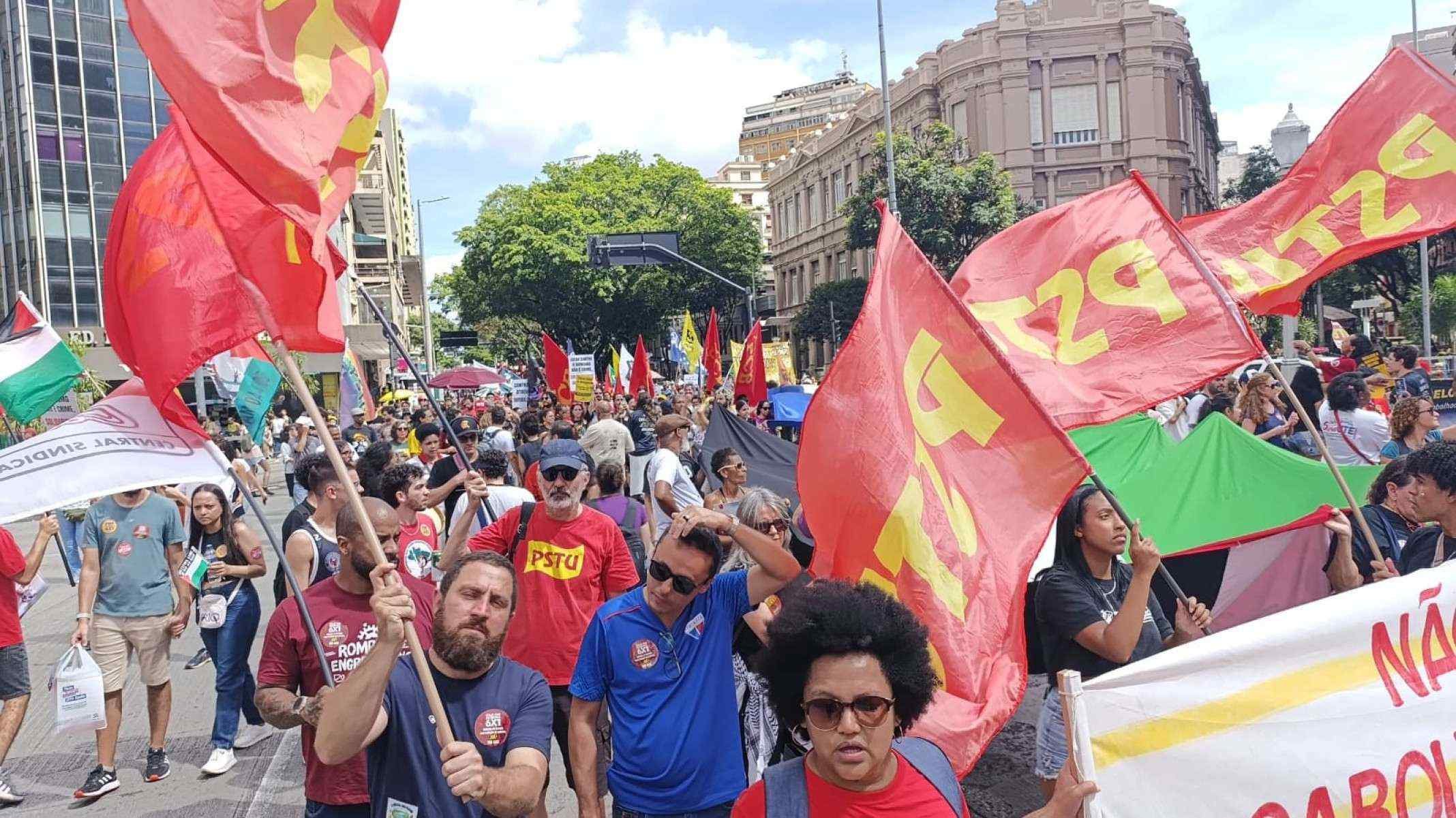 Manifesta&ccedil;&atilde;o do Dia do Trabalhador realizada nesta sexta-feira (1&ordm;/5), na&nbsp;Pra&ccedil;a Raul Soares, em Belo Horizonte