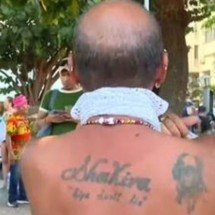Vídeo: paixão por Shakira leva fã a mudar nome para Shekiro e tatuar artista - Tupi