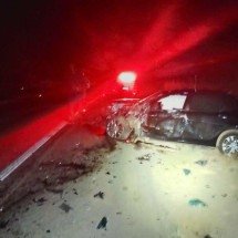 MG: carros batem, se incendeiam e feridos precisam escapar do fogo - CBMMG