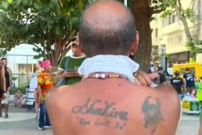 Vídeo: paixão por Shakira leva fã a mudar nome para Shekiro e tatuar artista -  (crédito: Tupi)