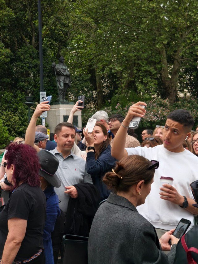 O artista Banksy confirmou a autoria da estátua que apareceu no centro de Londres-Benny Cohen/EM/D.A Press