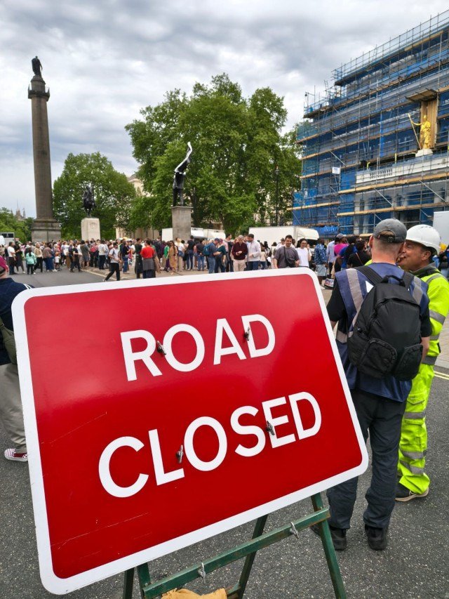 O artista Banksy confirmou a autoria da estátua que apareceu no centro de Londres-Benny Cohen/EM/D.A Press