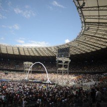 Fé e solidariedade: "Cristo é o Show" reúne milhares de fiéis no Mineirão