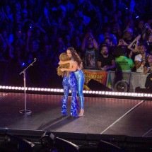 Caetano, Bethânia e Ivete levam Copacabana ao delírio com Shakira