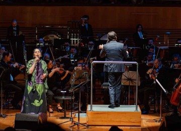 Mônica Salmaso diz que passou 'uma semana de cura, neste mundo torto', ao conviver com a Orquestra Filarmônica em BH

 -  (crédito: William Gomes/Divulgação)