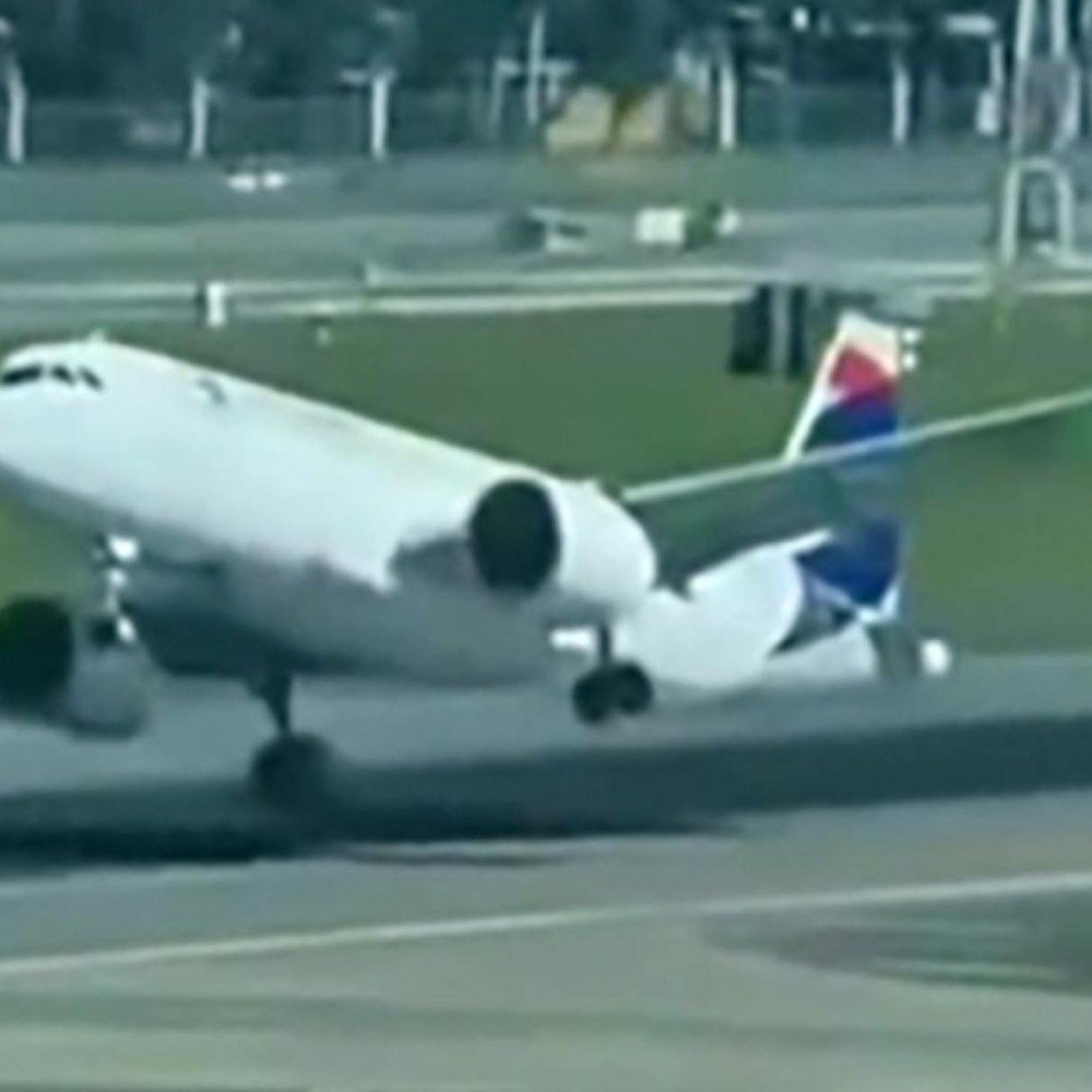 Avião que saiu de Guarulhos arremete ao pousar em Buenos Aires; veja vídeo