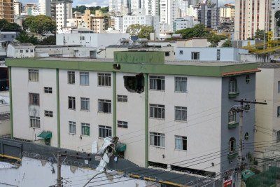 Cinco pessoas ocupavam a aeronave no momento do acidente. Piloto e copiloto morreram -  (crédito: Leandro Couri/EM/D.A.Press)