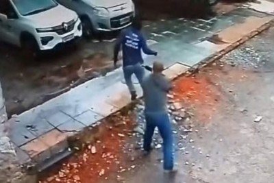 Policiais invadem depósito da Prefeitura, agridem funcionários e resgatam veículo após show da Shakira -  (crédito: Tupi)