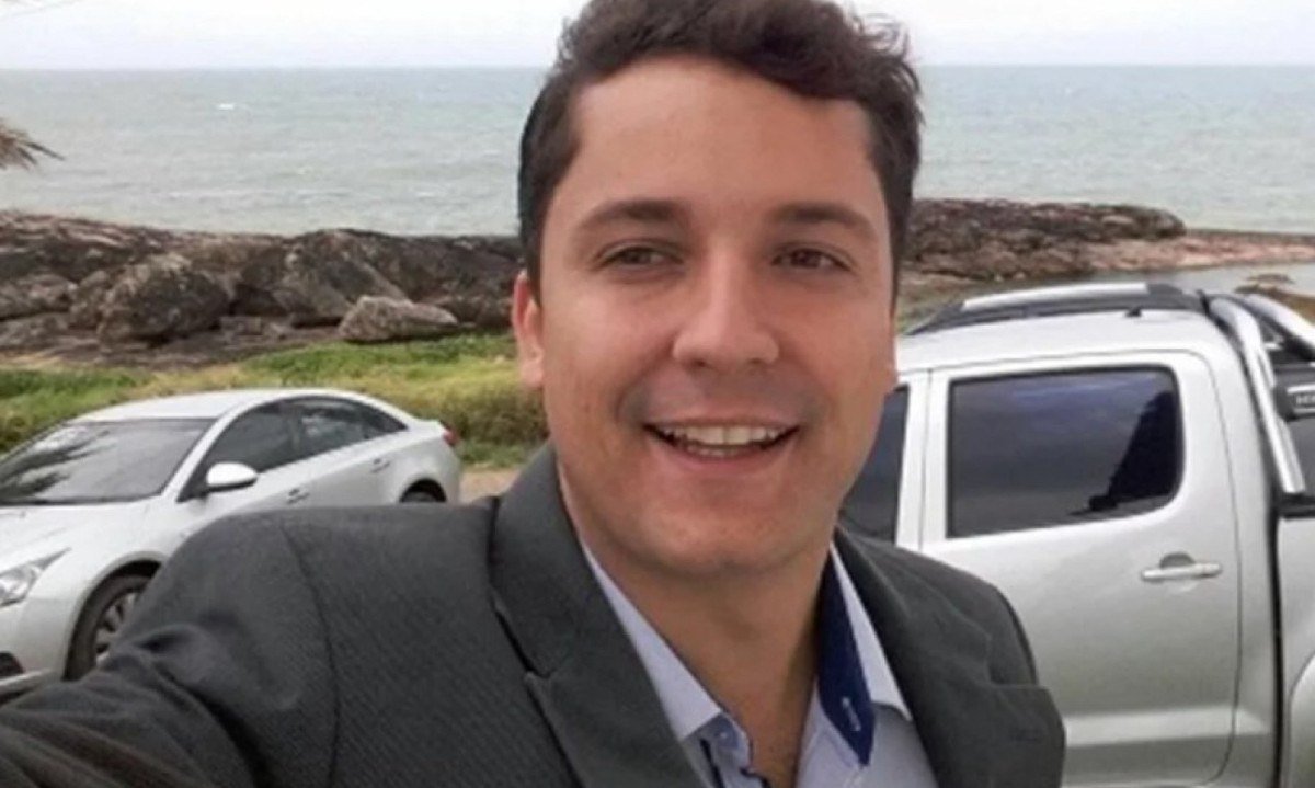 O médico veterinário Fernando Moreira Souto, de 36 anos, morreu no início da tarde desta segunda-feira (4/5) após o avião no qual estava bater um em prédio no Bairro Silveira, em BH - (crédito: Redes sociais/Reprodução)