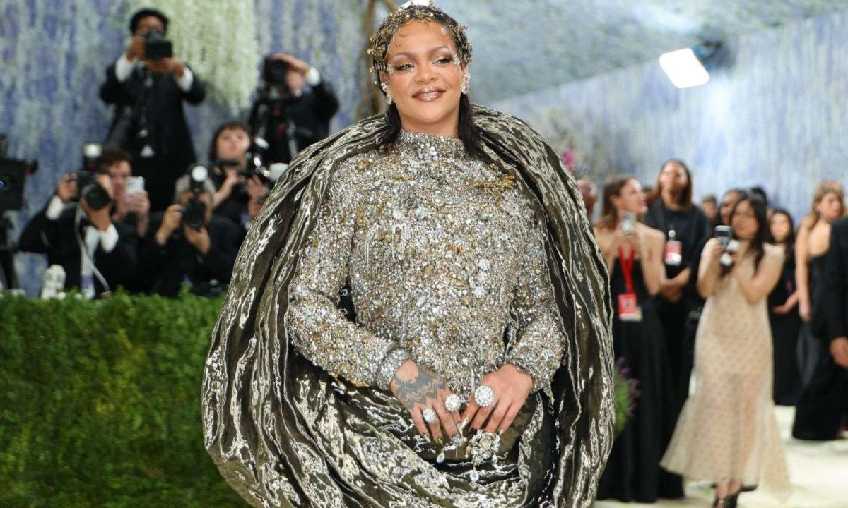 Rihanna foi uma das estrelas do Met Gala 2026 - (crédito: AFP)