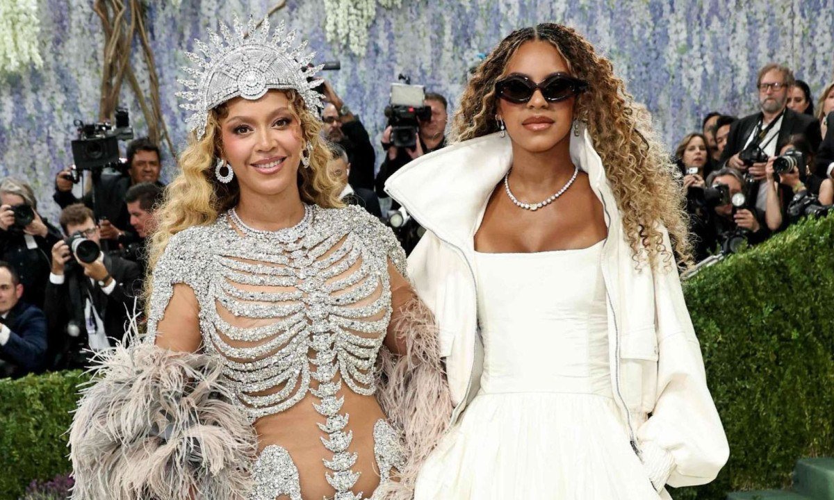 Beyoncé e a filha Blue Ivy - (crédito: AFP)