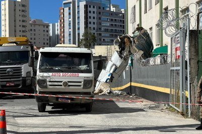 O edifício não apresenta risco estrutural, mas permanece isolado para garantir o trabalho da perícia -  (crédito: Quéren Hapuque/EM/D.A Press)