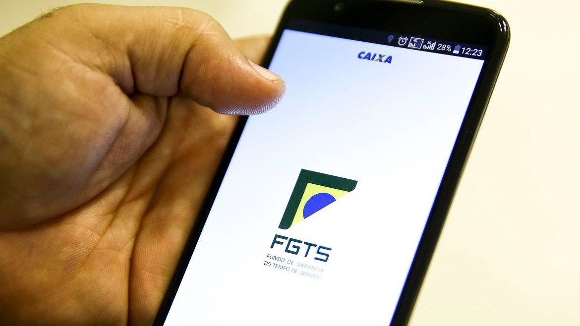 O aplicativo do FGTS &eacute; a ferramenta essencial para que o trabalhador autorize o uso dos dep&oacute;sitos futuros para a compra da casa pr&oacute;pria. -  (crédito: Ag&ecirc;ncia Brasil)