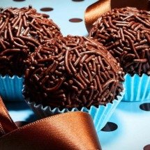 Do palanque à panela: como a campanha de Eduardo Gomes criou o brigadeiro e um ícone nacional brasileiro - Portal Giro 10