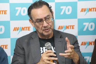 Augusto Cury durante entrevista coletiva em Belo Horizonte -  (crédito: Marcos Vieira/EM/D.A. Press)