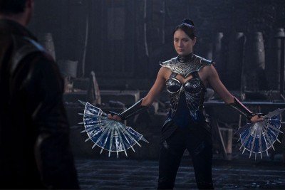 Guerreira treinada, focada e com objetivo definido, Kitana (Adeline Rudolph) &eacute; o eixo da trama do longa-metragem, que chega hoje aos cinemas -  (crédito: Divulga&ccedil;&atilde;o)